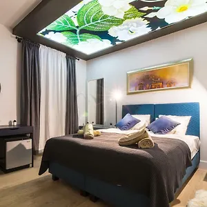 https://luxury-rooms-7heaven-city.splithotels.org